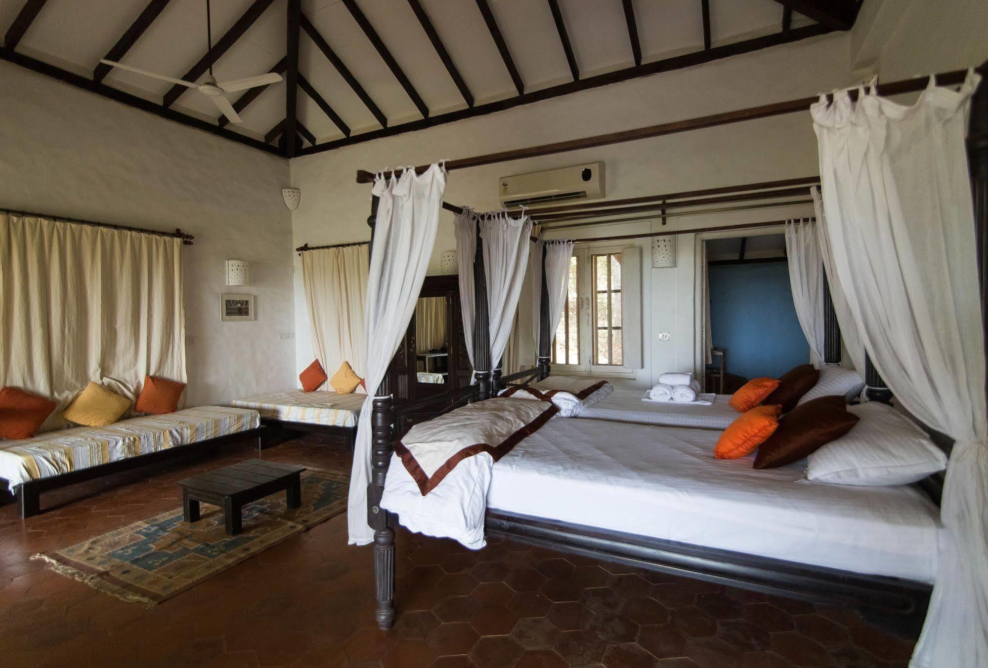 Wildflower Villas - All Villa Hotel, Family Run Candolim Extérieur photo